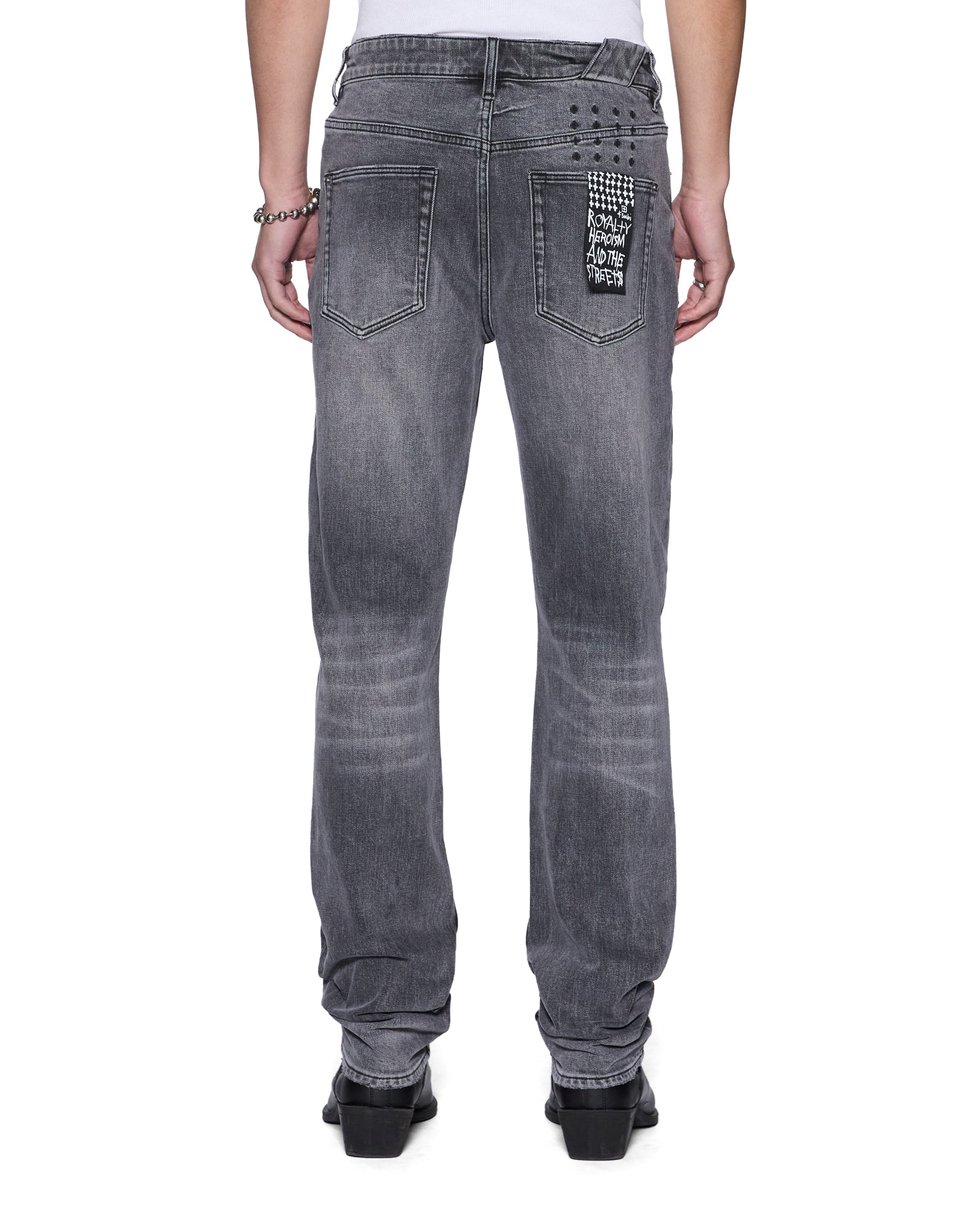 JEANS_CHITCHSINNERSFALLEN_727.