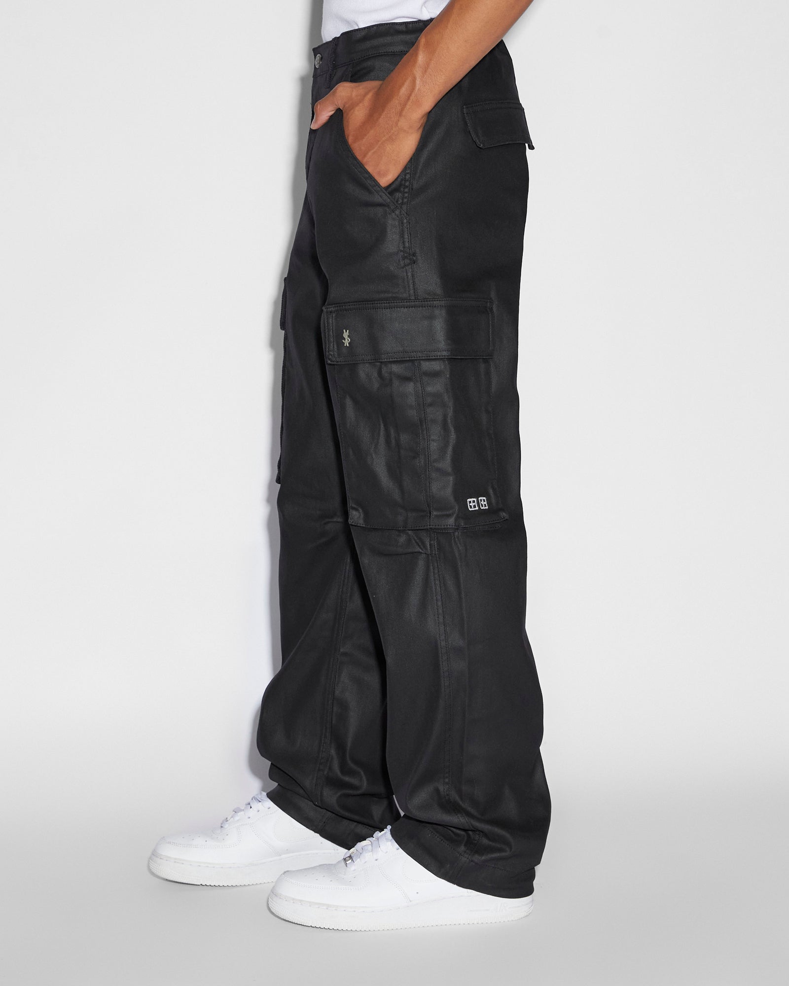 P-KON Man: Waxed pants with detachable pockets