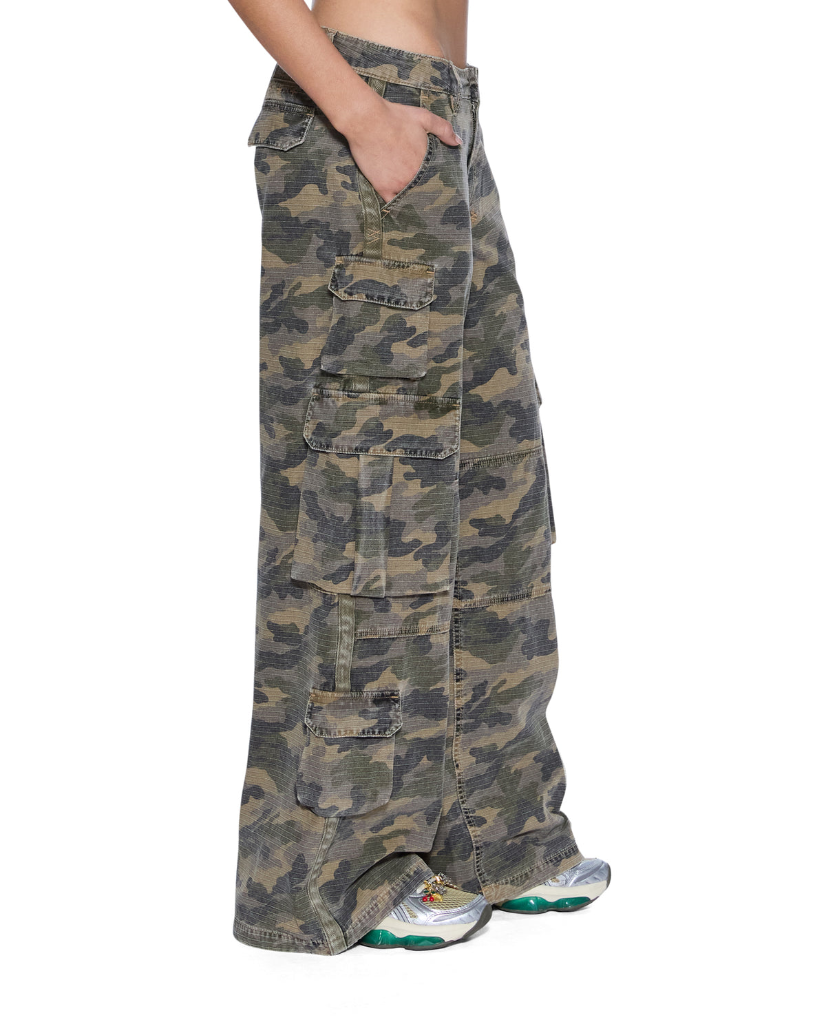 DROPOUT CARGO PANT CAMO
