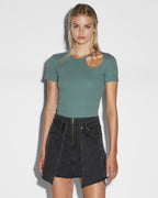 WOMENS ARISE CUT OUT SS TEE LAGOON TEES