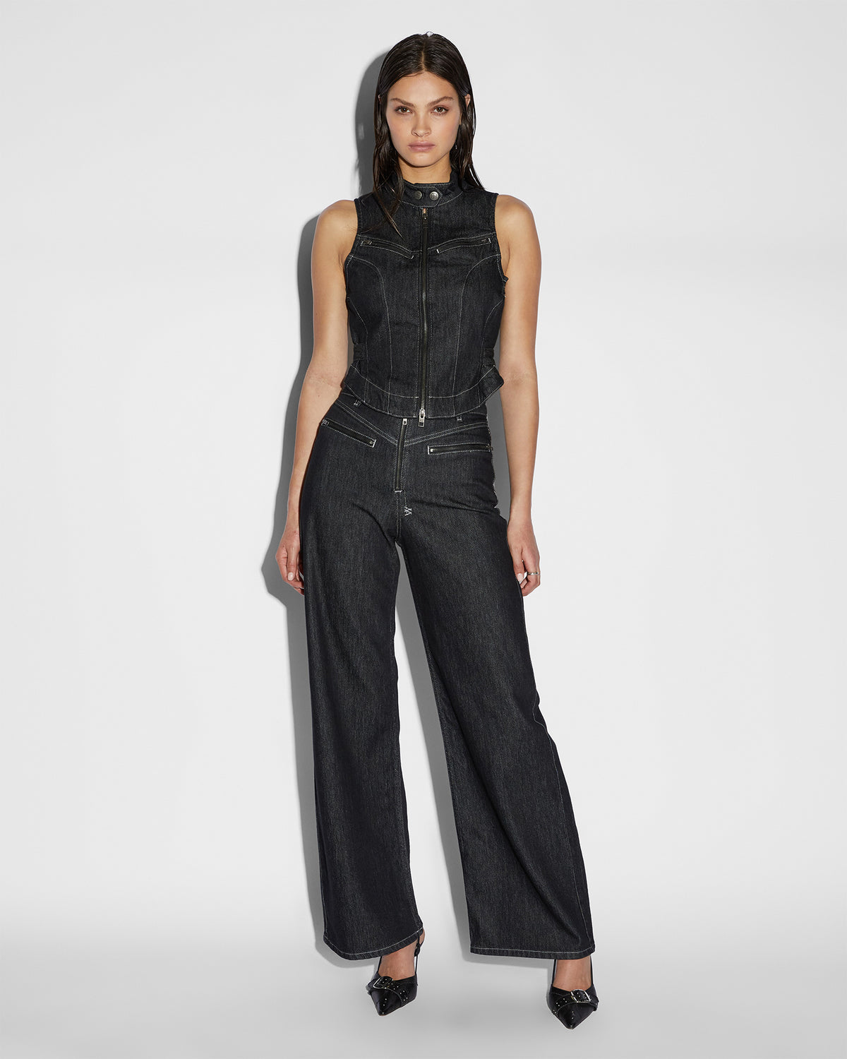 Womens Paradigm Gilet Midnight Slim Fashion Tops - Black