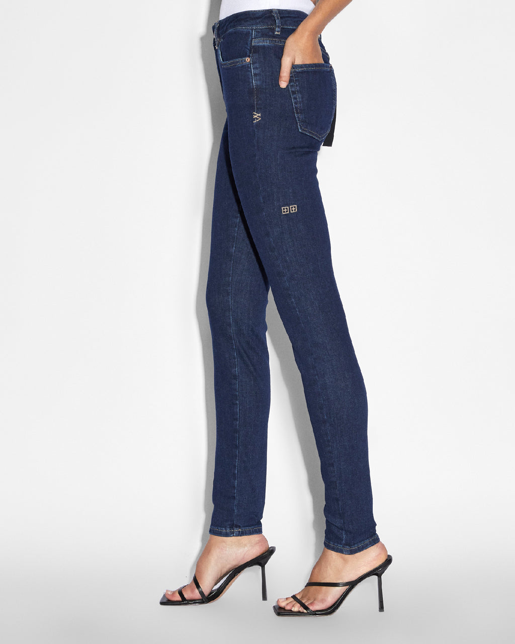 WOMENS SPRAY ON XTRA LEGACY DENIM JEANS