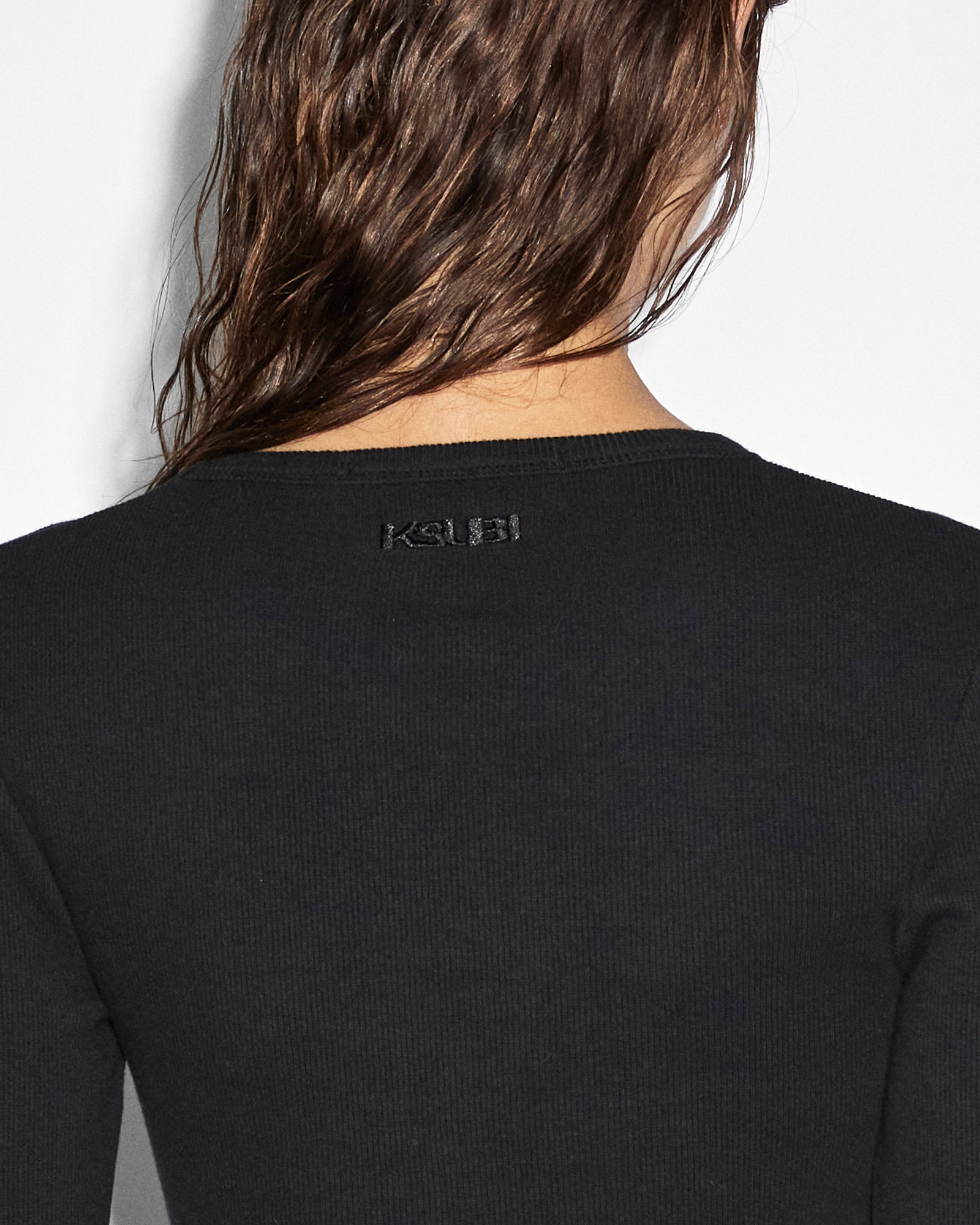 WOMENS SYNDICATE CROP LS TEE BLACK TEES
