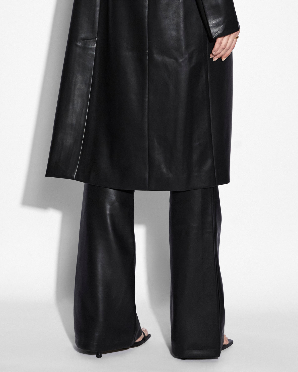 WOMENS ZEPHYR DUSTER BLACK JACKETS